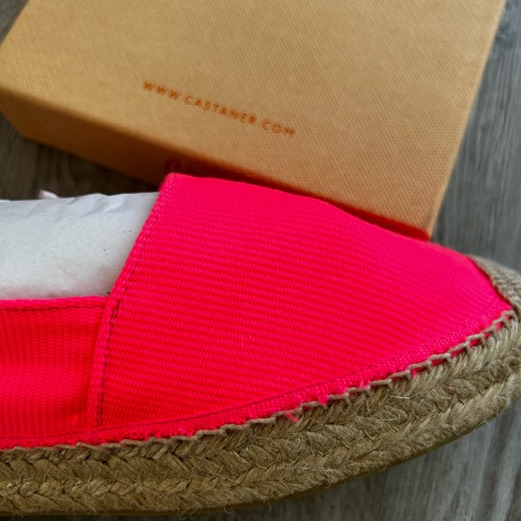 New in Box Fucsia Slip On shoes - Picture 4 of 6